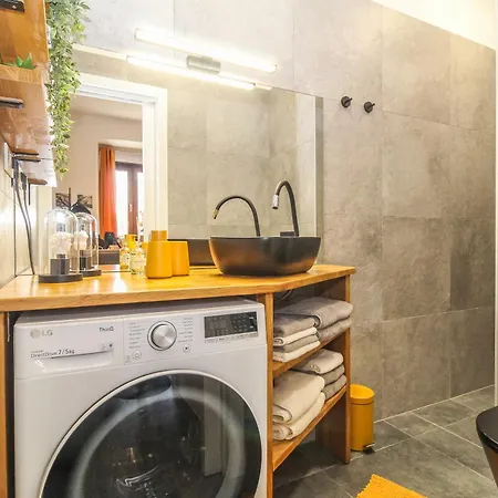 Arena With Free Private Parking