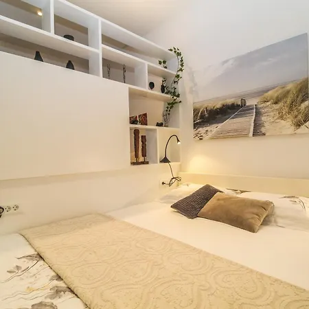 Arena With Free Private Parking Apartment *