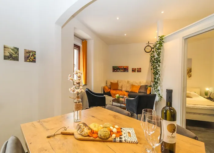 Arena With Free Private Parking Apartment Pula