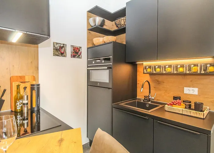 Arena With Free Private Parking * Pula