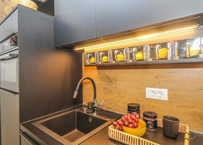 Arena With Free Private Parking Pula